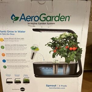 AeroGarden 3 pod , In-Home Garden System, New in box!!
